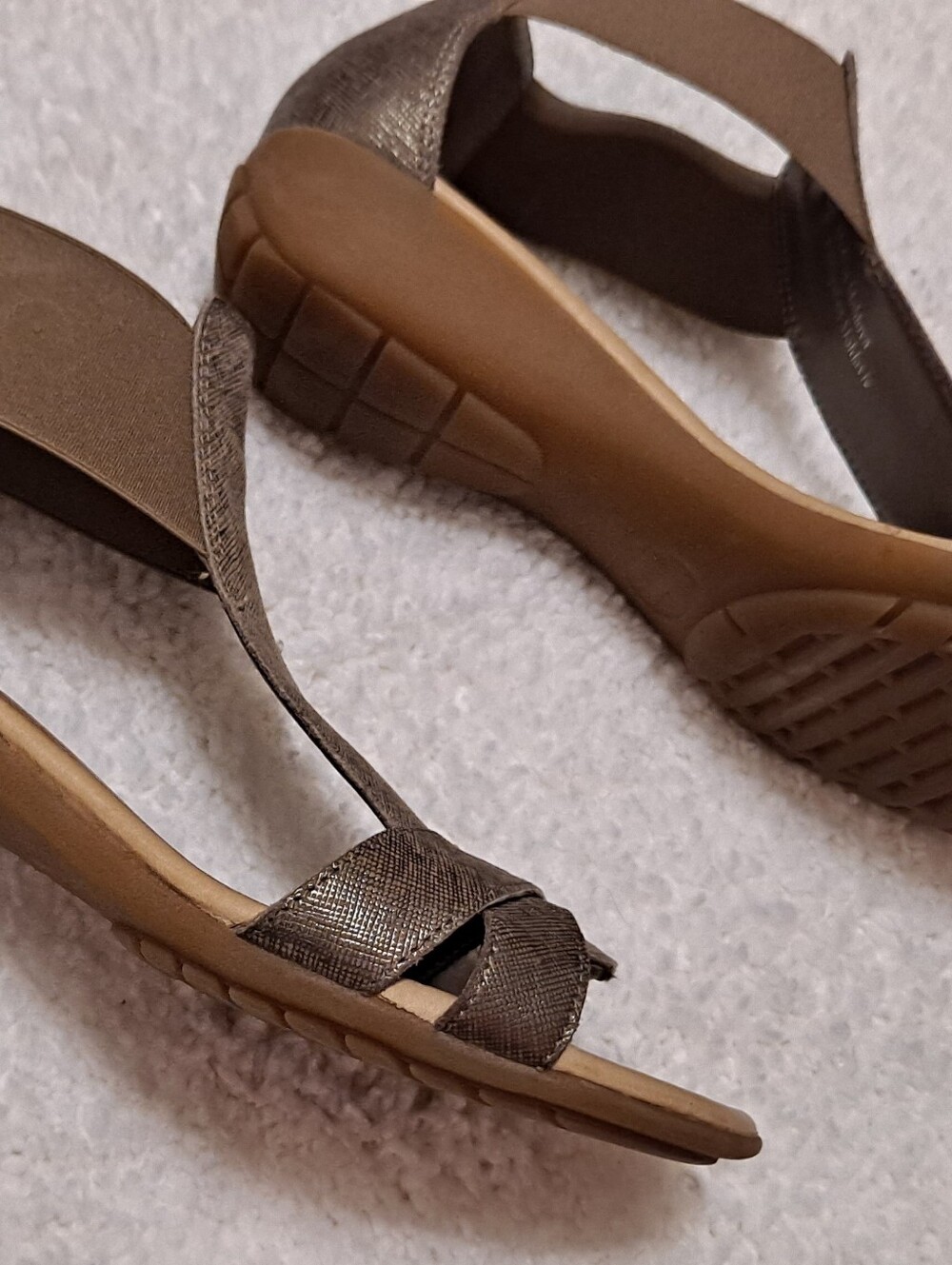 The Flexx Women’s Metallic Brown Wedge Sandals Sz 8 - Picture 4 of 7